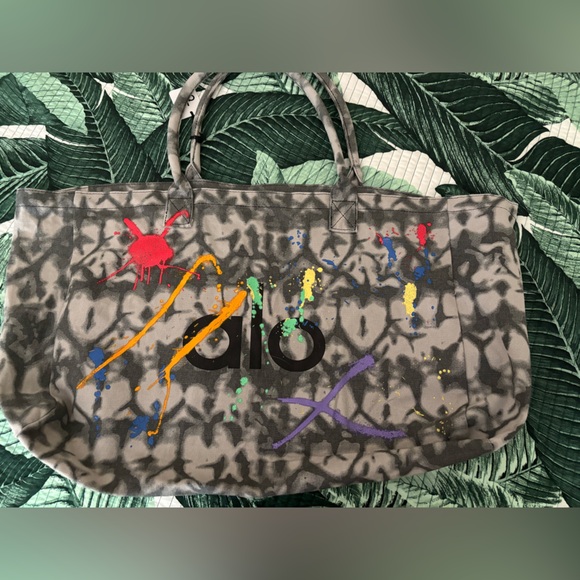 Alo Gray Tie-Dye Tote Bag with Colorful Print LOVE IS LOVE - Picture 3 of 6